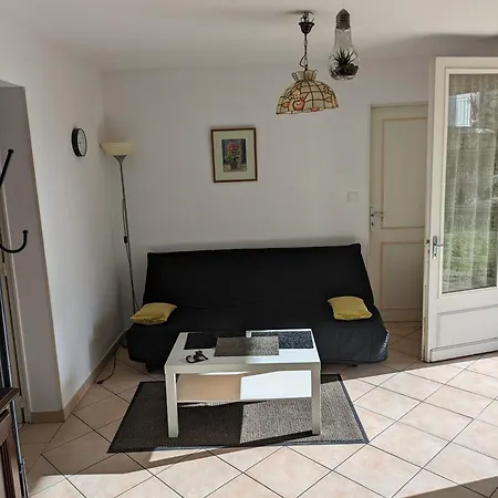 Apartment Pin Parasol *